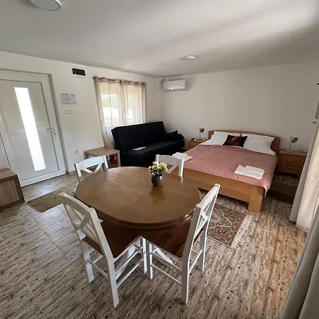 Forest House Apartman *