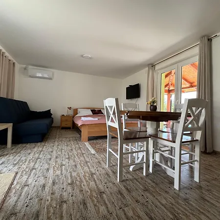 Forest House Апартаменты Beljina (Belgrade)