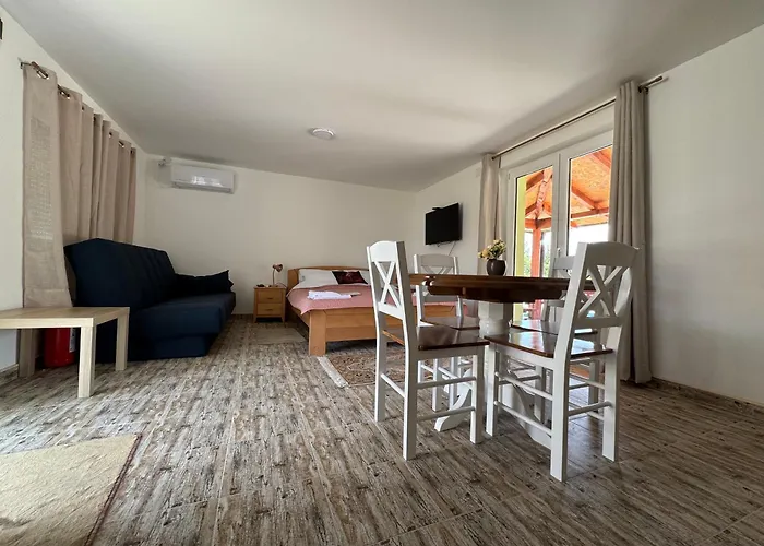 Forest House Апартаменты Beljina (Belgrade)